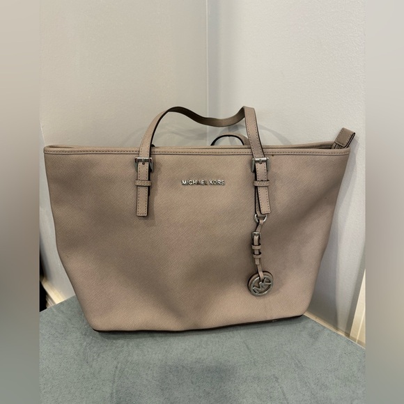 Michael Kors Tote Bag - Picture 6 of 6